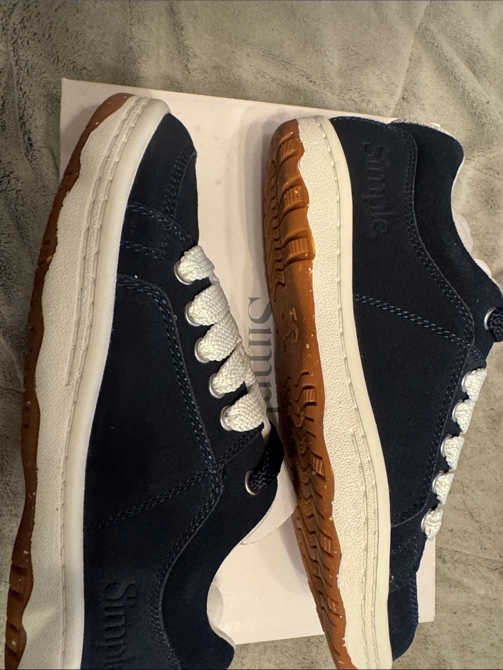 Brand new Simple brand shoes OS Standard Suede Navy Size Mens4/Womens6